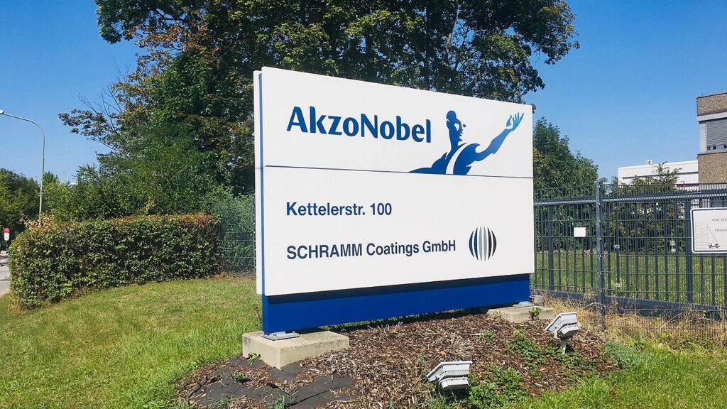 AkzoNobel reports higher Q2 profitability